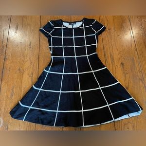 Girls black and white checkered sweater dress S 6 shirt sleeve by My Michelle